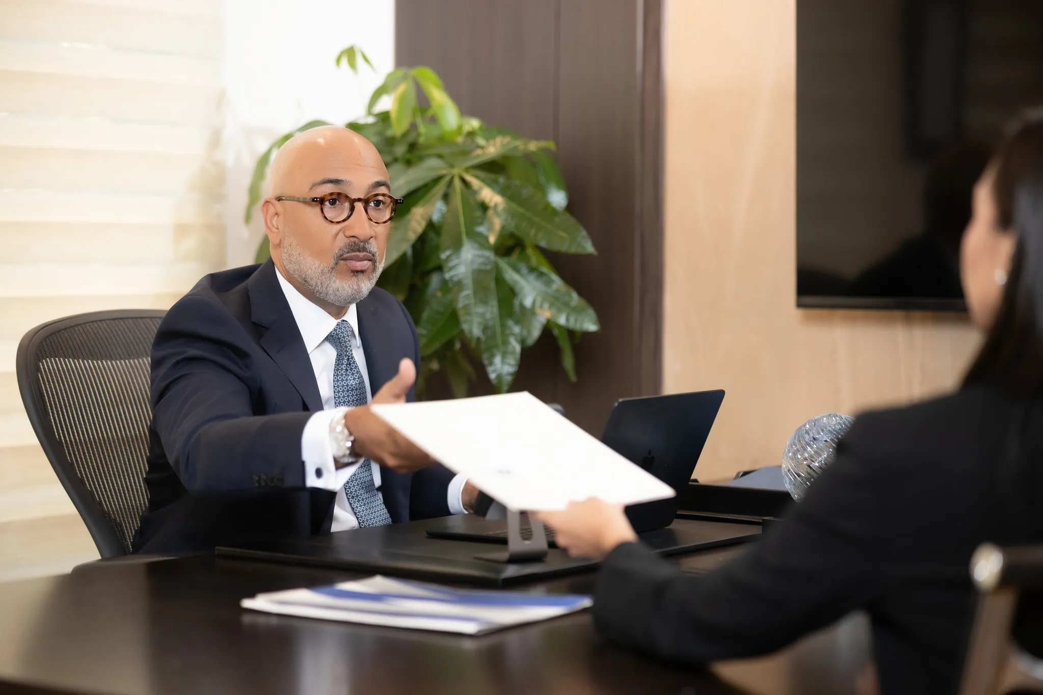Reunión con un cliente en Michel Abreu Abogados